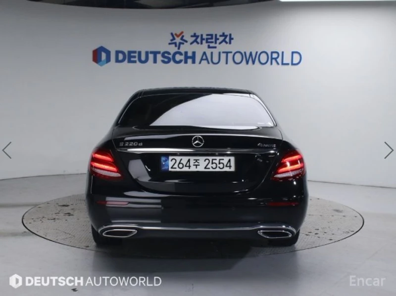 Mercedes-Benz E 220, снимка 4 - Автомобили и джипове - 53115701
