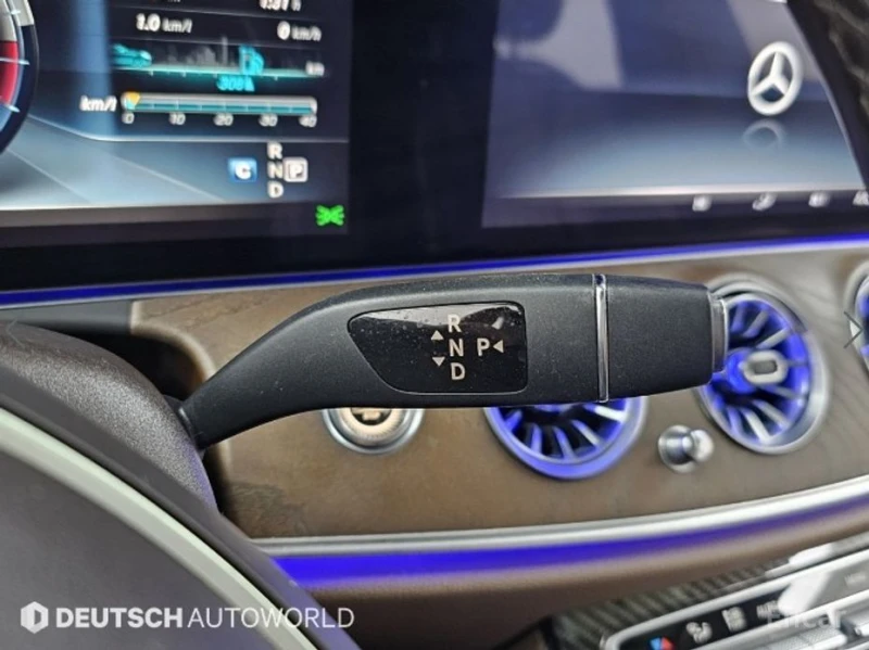 Mercedes-Benz E 220, снимка 9 - Автомобили и джипове - 53115701