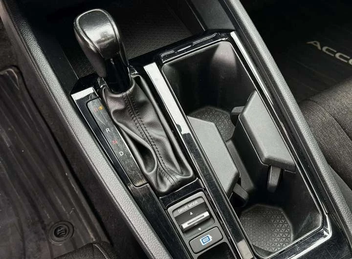 Honda Accord Hybrid Sport HondaSense CarPlay, снимка 13 - Автомобили и джипове - 53445398