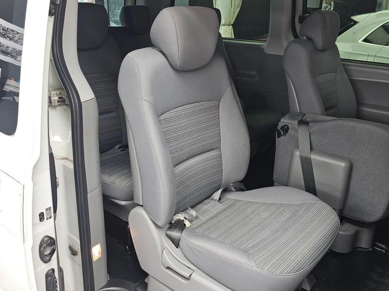 Hyundai Starex 2.5 Automatic, снимка 12 - Автомобили и джипове - 55948272