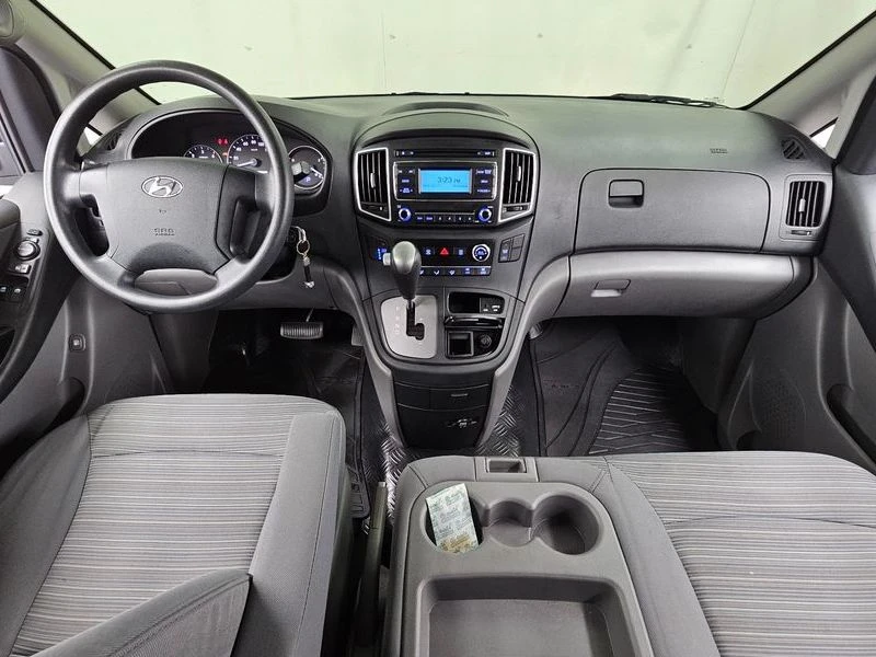 Hyundai Starex 2.5 Automatic, снимка 7 - Автомобили и джипове - 55948272