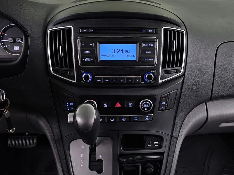 Hyundai Starex 2.5 Automatic, снимка 14 - Автомобили и джипове - 55948272