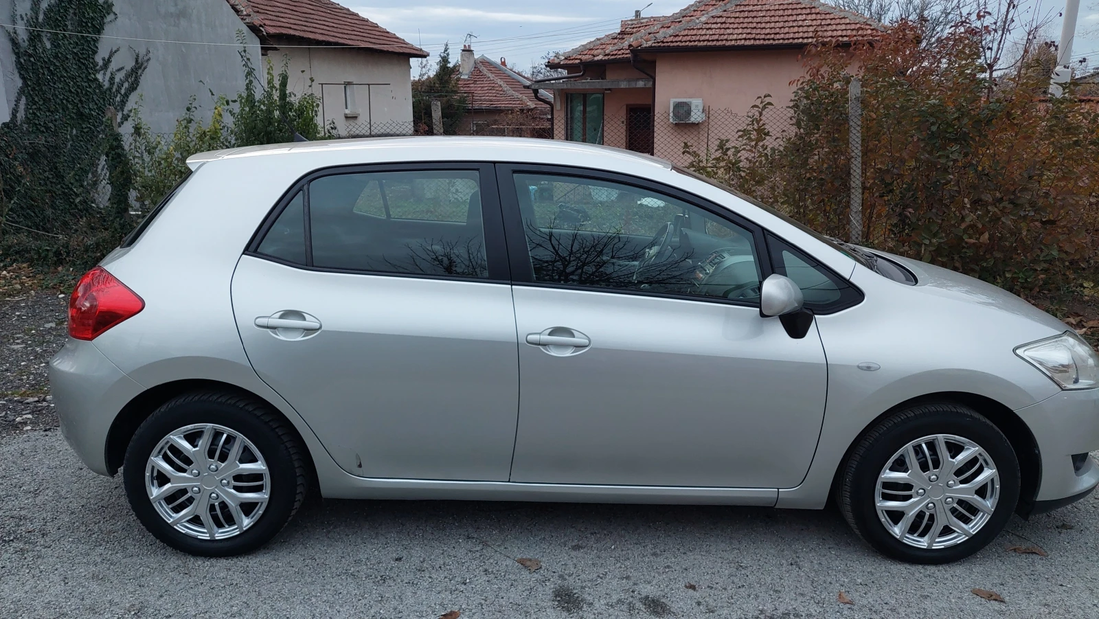 Toyota Auris 1.6 VVT-I - изображение 6