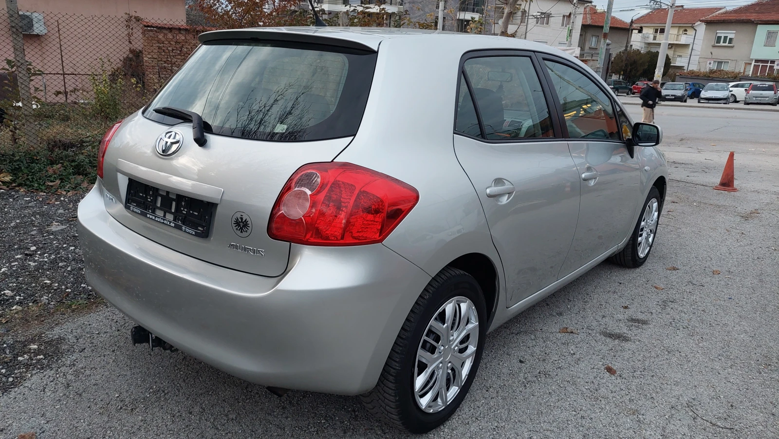 Toyota Auris 1.6 VVT-I - изображение 8