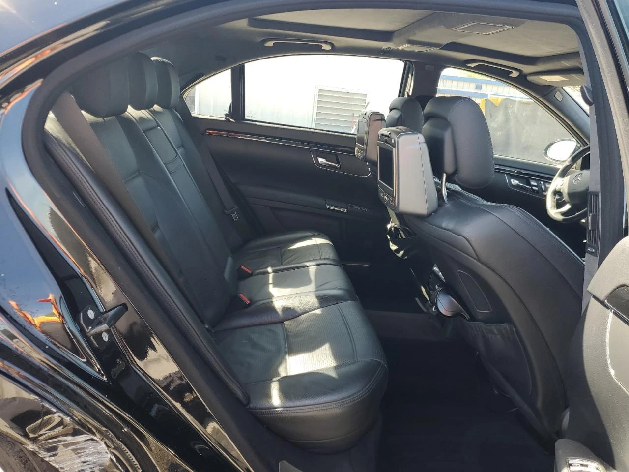 Mercedes-Benz S 63 AMG FULL/3xTV/Пано - изображение 10