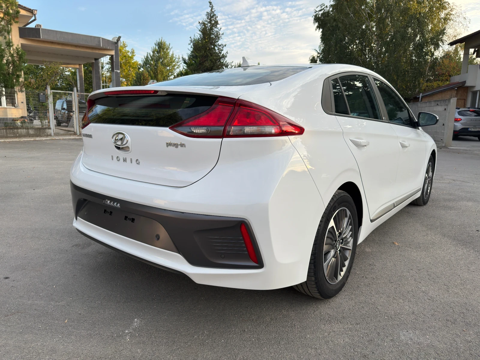 Hyundai Ioniq Plug in - изображение 4