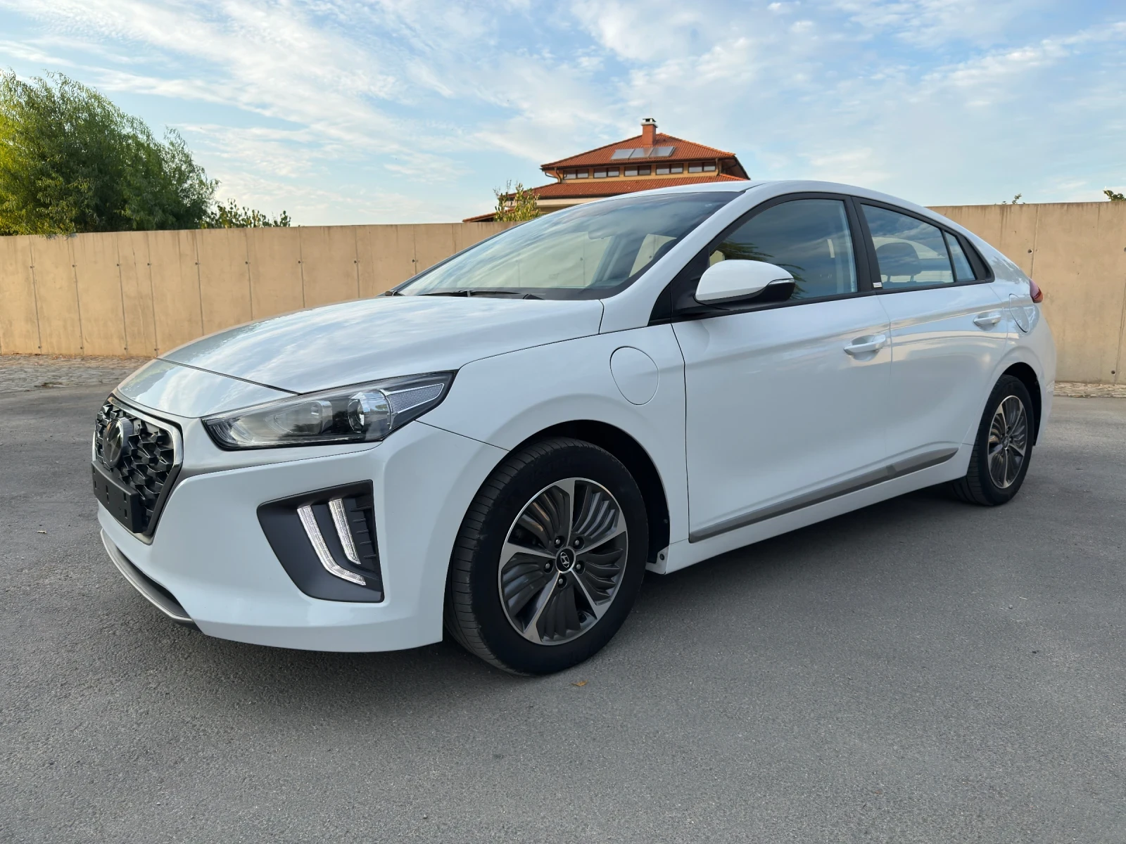 Hyundai Ioniq Plug in - изображение 3