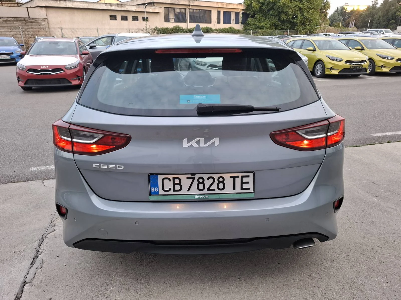 Kia Ceed 1.0 Турбо Гаранция - изображение 5