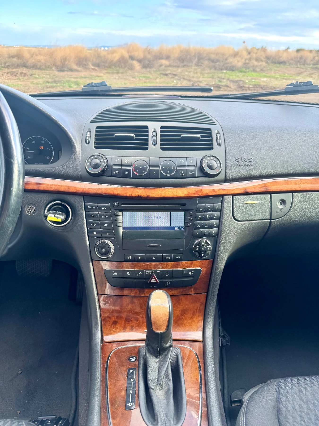 Mercedes-Benz E 320 Elegance - изображение 10