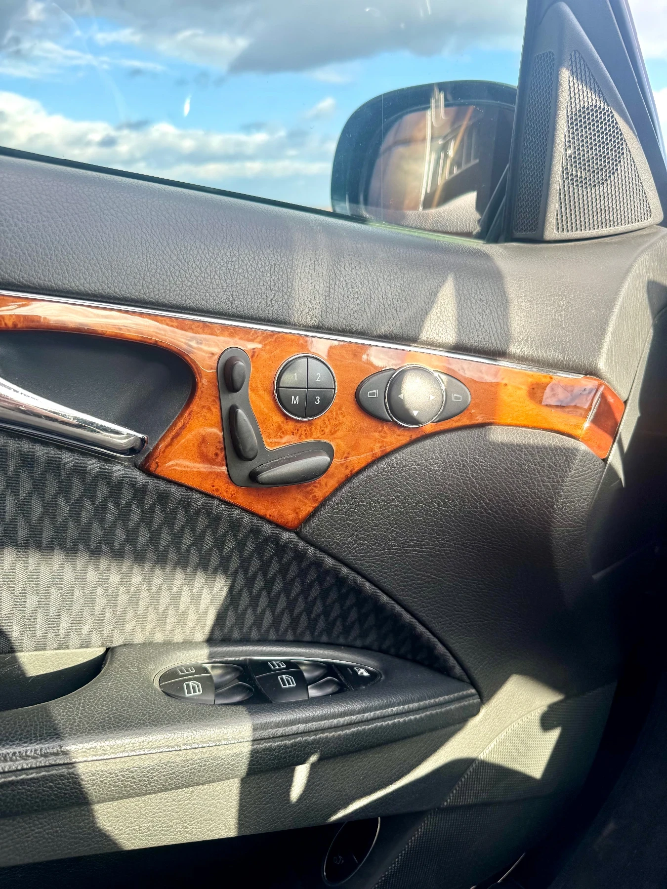 Mercedes-Benz E 320 Elegance - изображение 9