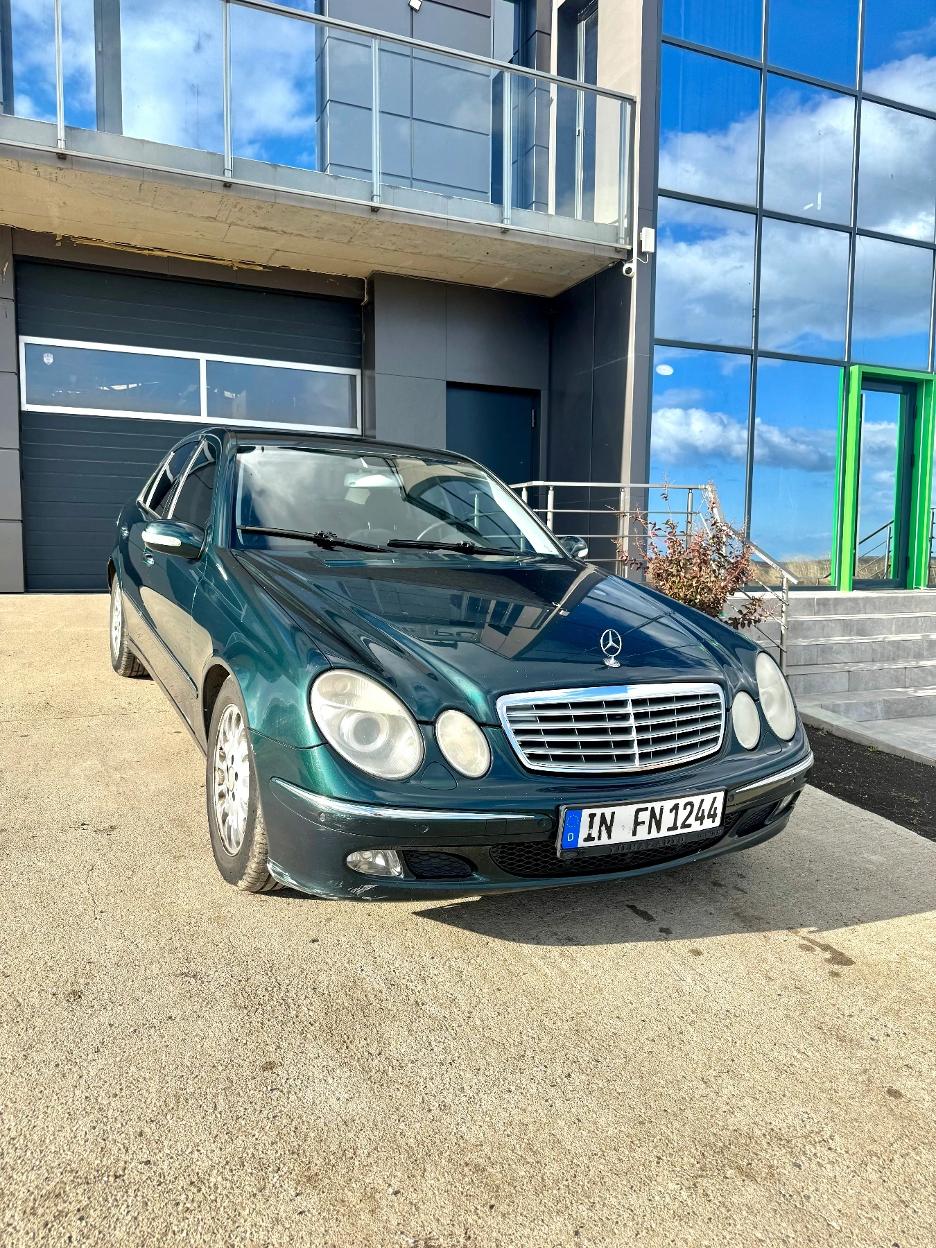 Mercedes-Benz E 320 Elegance - изображение 3