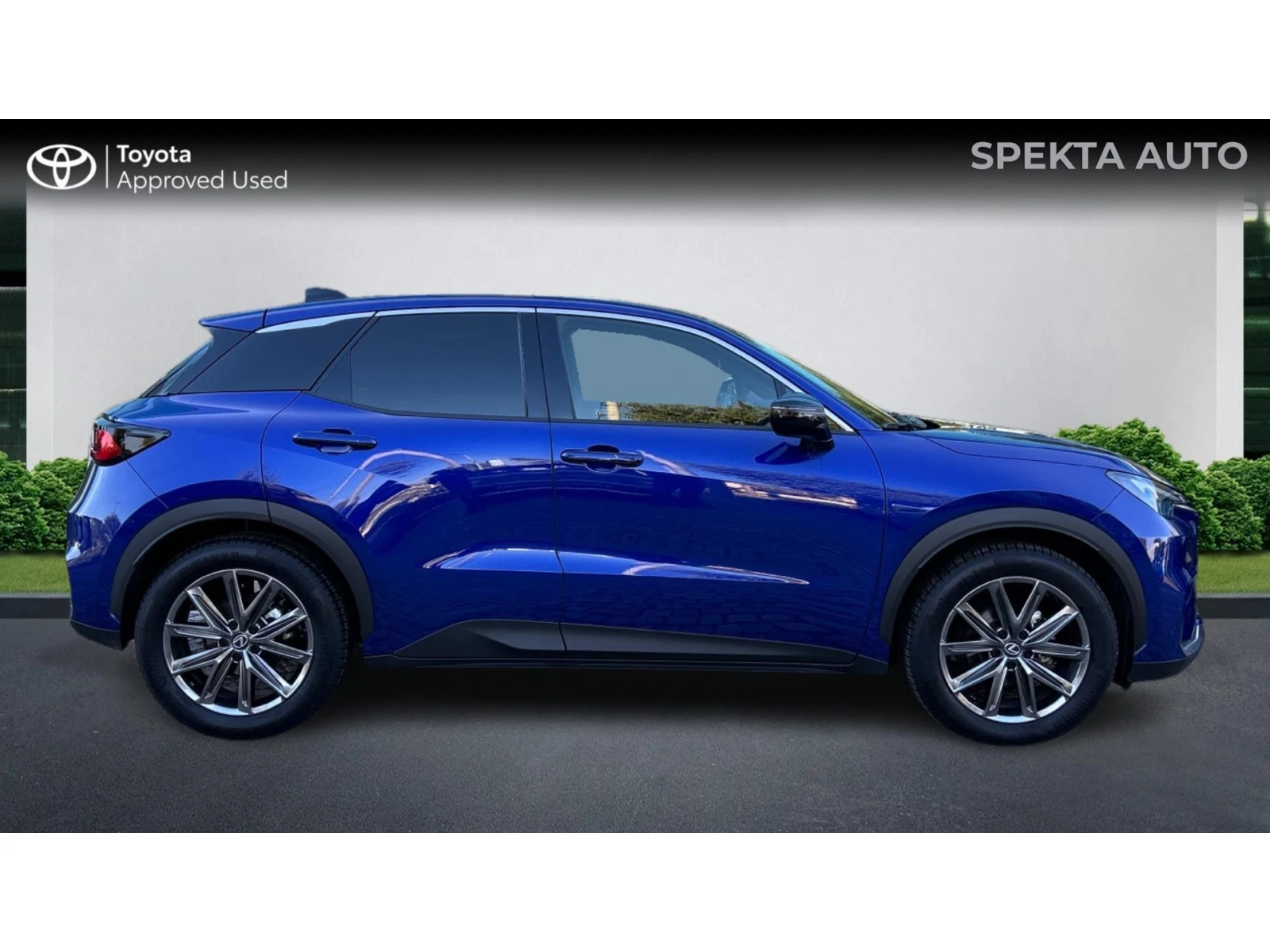 Lexus LBX    1040 . | Mobile.bg   17