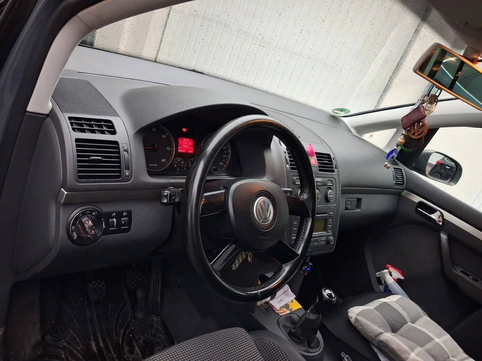 VW Touran 2.0 | Mobile.bg   13