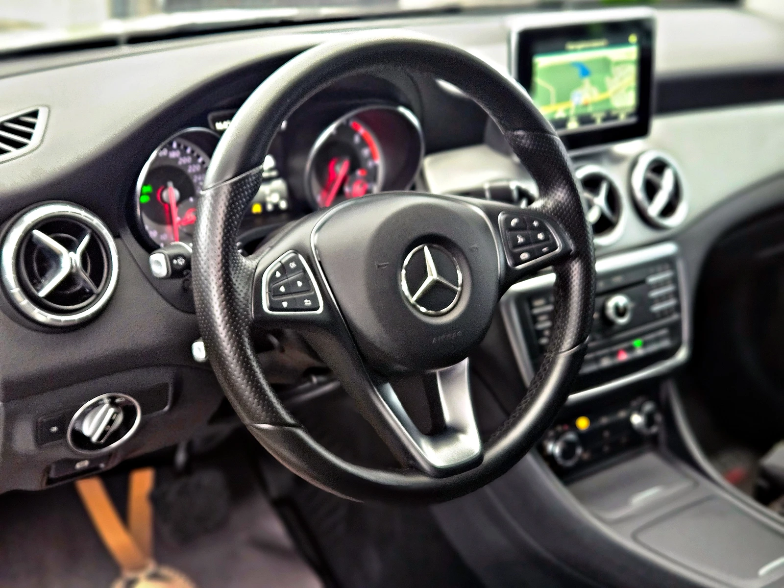 Mercedes-Benz CLA 200 AMG/FACE/GERMANY/DISTRONIC/CAMERA/AMBIENT/F1/LIZIN | Mobile.bg � ����������� 11