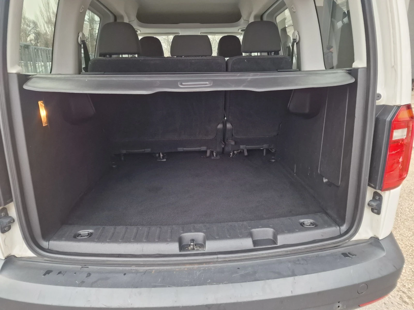 VW Caddy Клима 2.0 л пътник 147890км - изображение 10