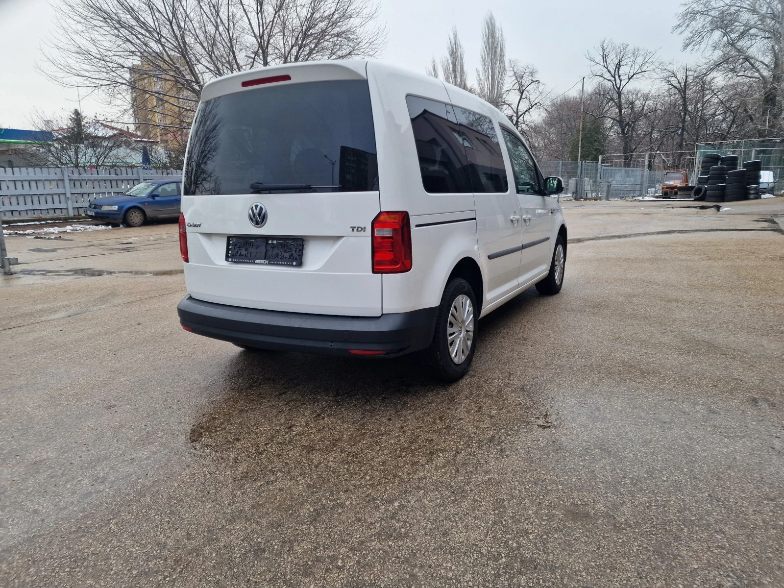 VW Caddy Клима 2.0 л пътник 147890км - изображение 6