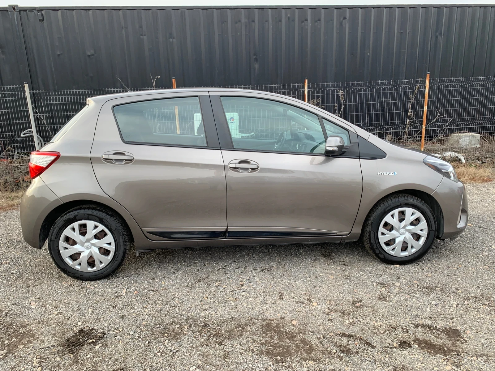 Toyota Yaris 1.5HYBRID.� �������� �� ���� | Mobile.bg � ����������� 4