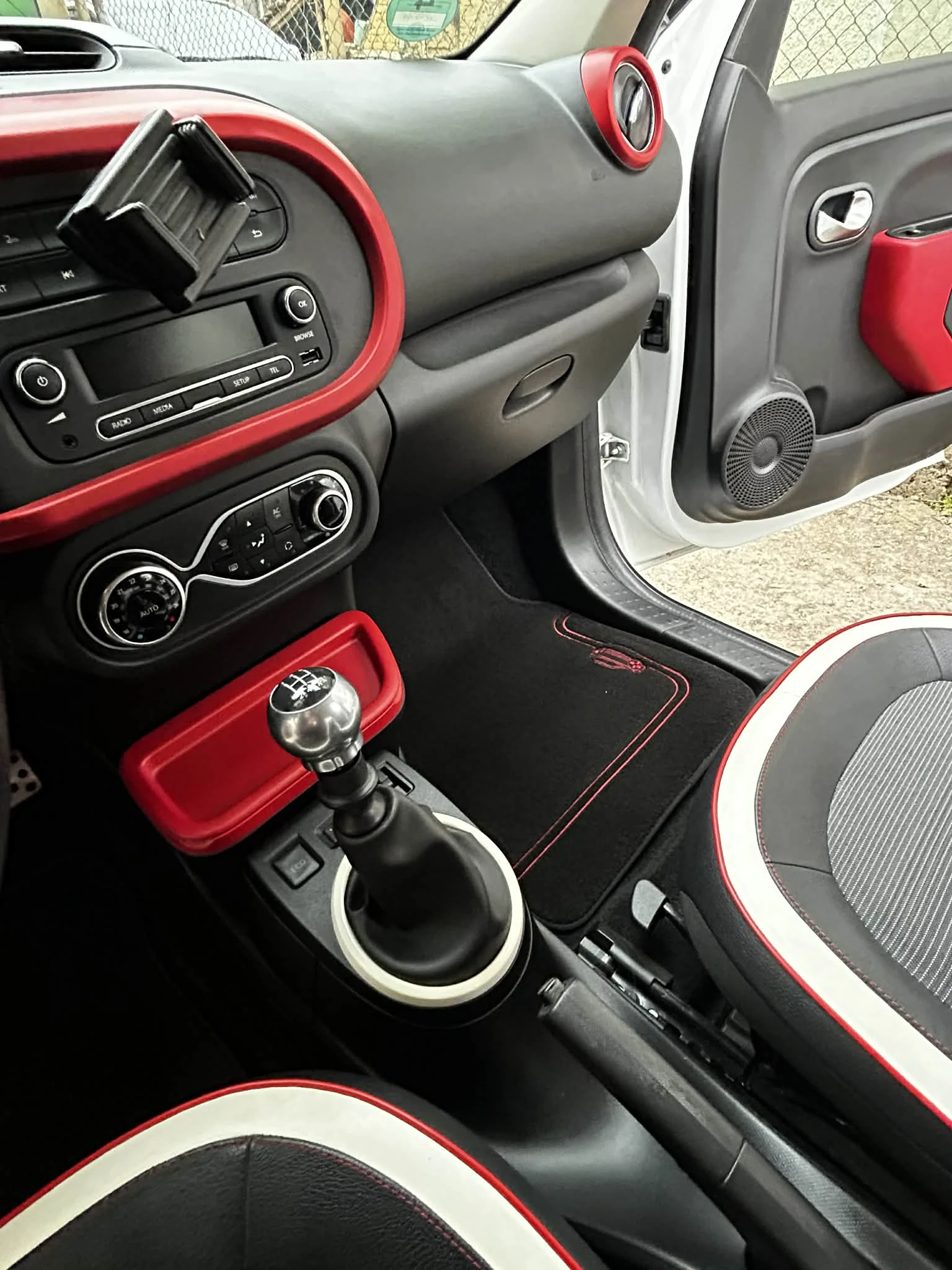 Renault Twingo, снимка 10 - Автомобили и джипове - 53940258