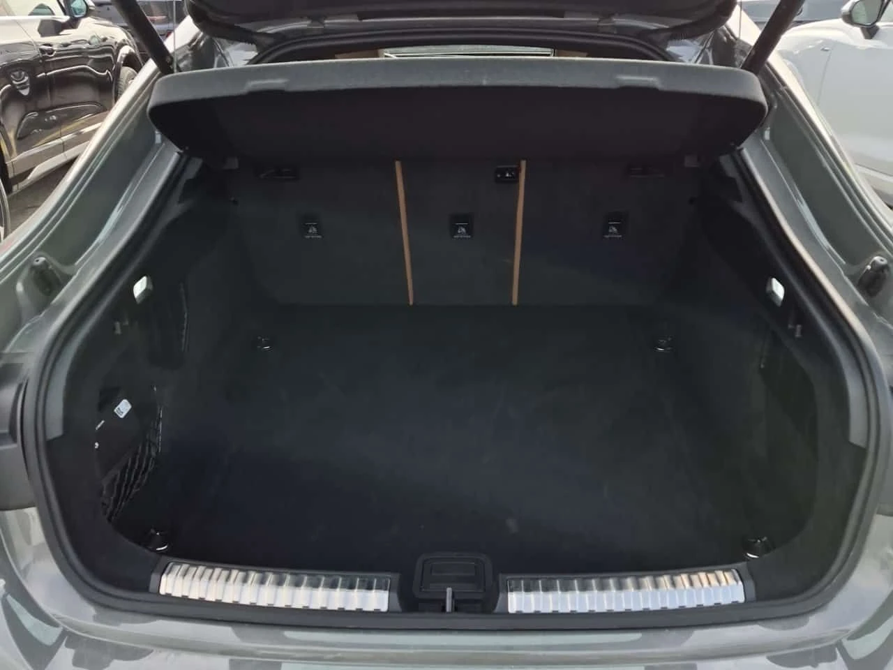 Audi A5 * quattro Premium* ПОДГРЕВ* ПАНОРАМА* ДВА КЛЮЧА* , снимка 13 - Автомобили и джипове - 53996956