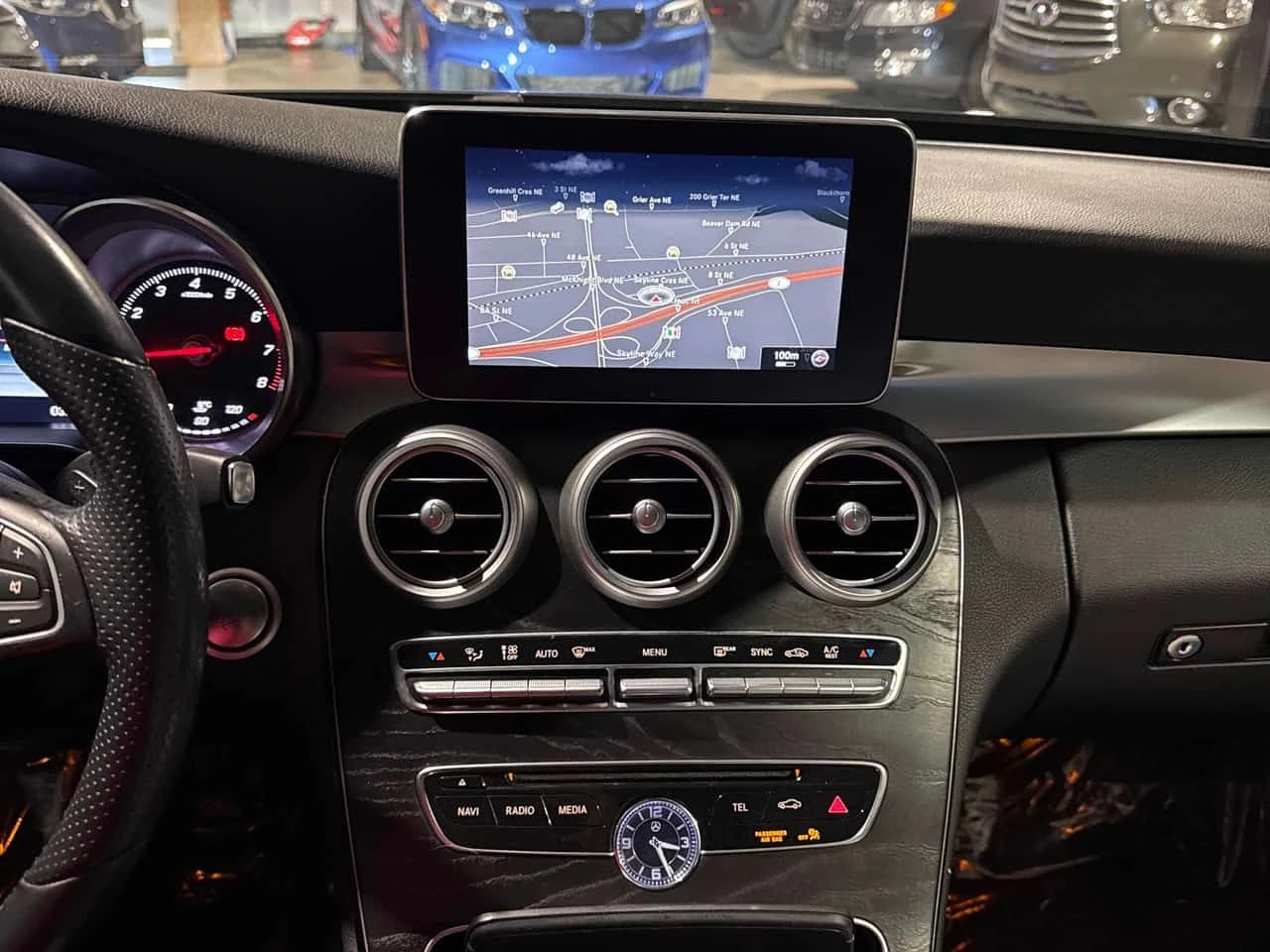 Mercedes-Benz C 300 * CARFAX * Burmester * Панорама * , снимка 8 - Автомобили и джипове - 54242747