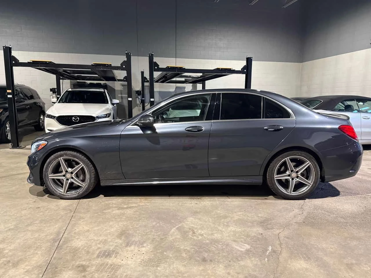 Mercedes-Benz C 300 * CARFAX * Burmester * Панорама * , снимка 2 - Автомобили и джипове - 54242747