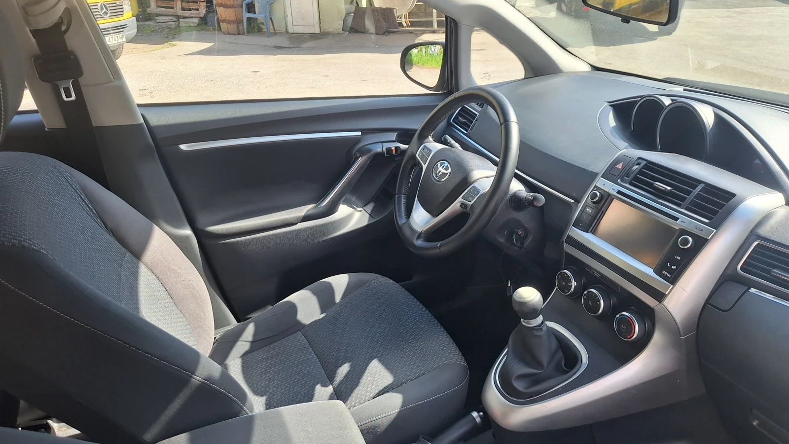 Toyota Verso 1.8 6sk.navi 7 местен, снимка 4 - Автомобили и джипове - 54442318