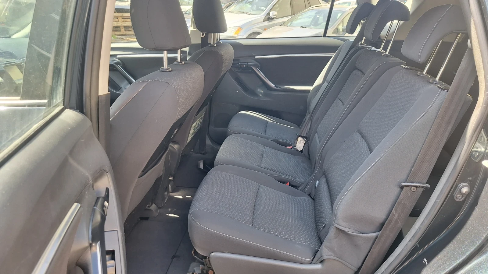 Toyota Verso 1.8 6sk.navi 7 местен, снимка 6 - Автомобили и джипове - 54442318