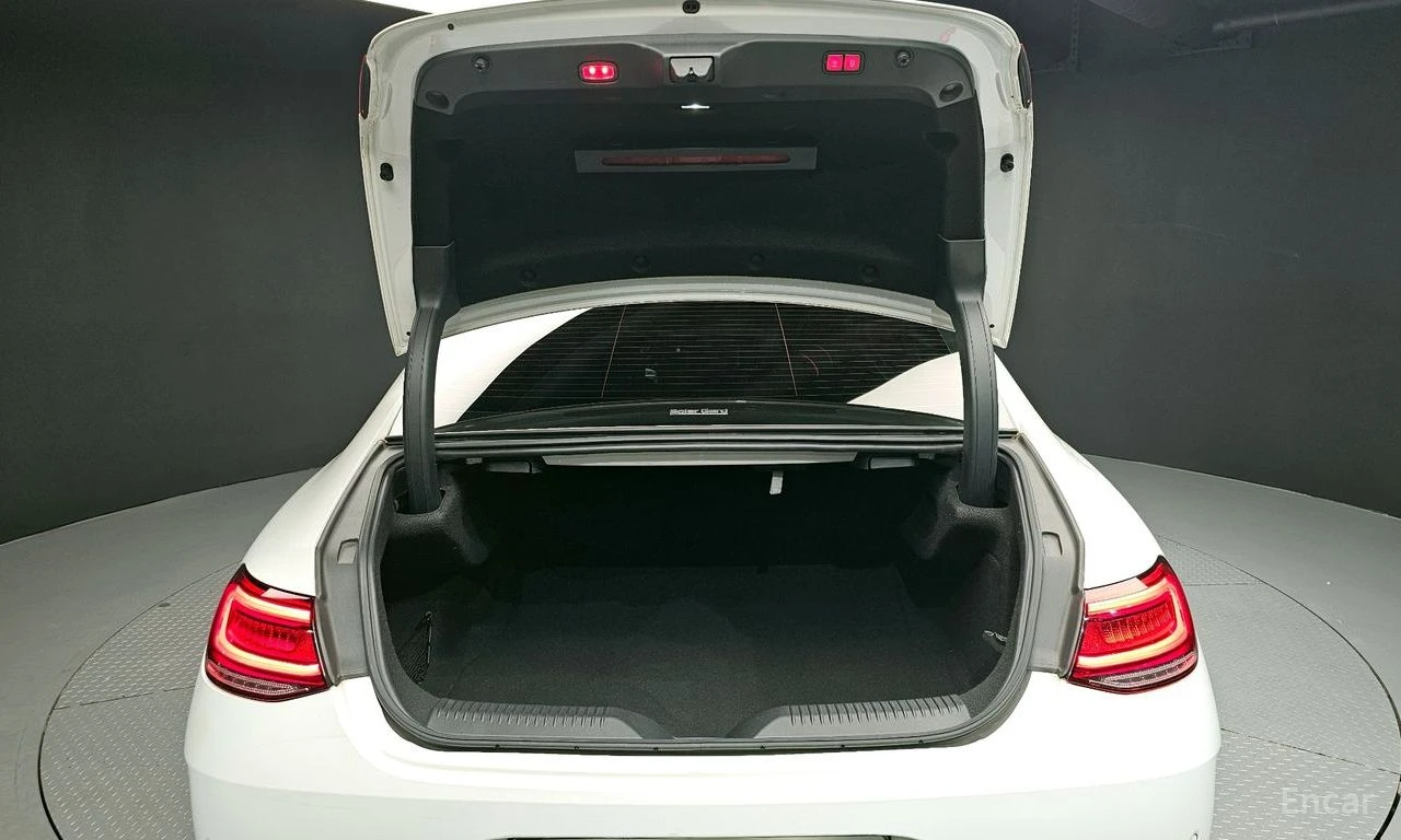 Mercedes-Benz CLS 300 AMG* LINE* BURMESTER* ХЕДЪП* LANE* ASSIST* CARBON*, снимка 16 - Автомобили и джипове - 54731385