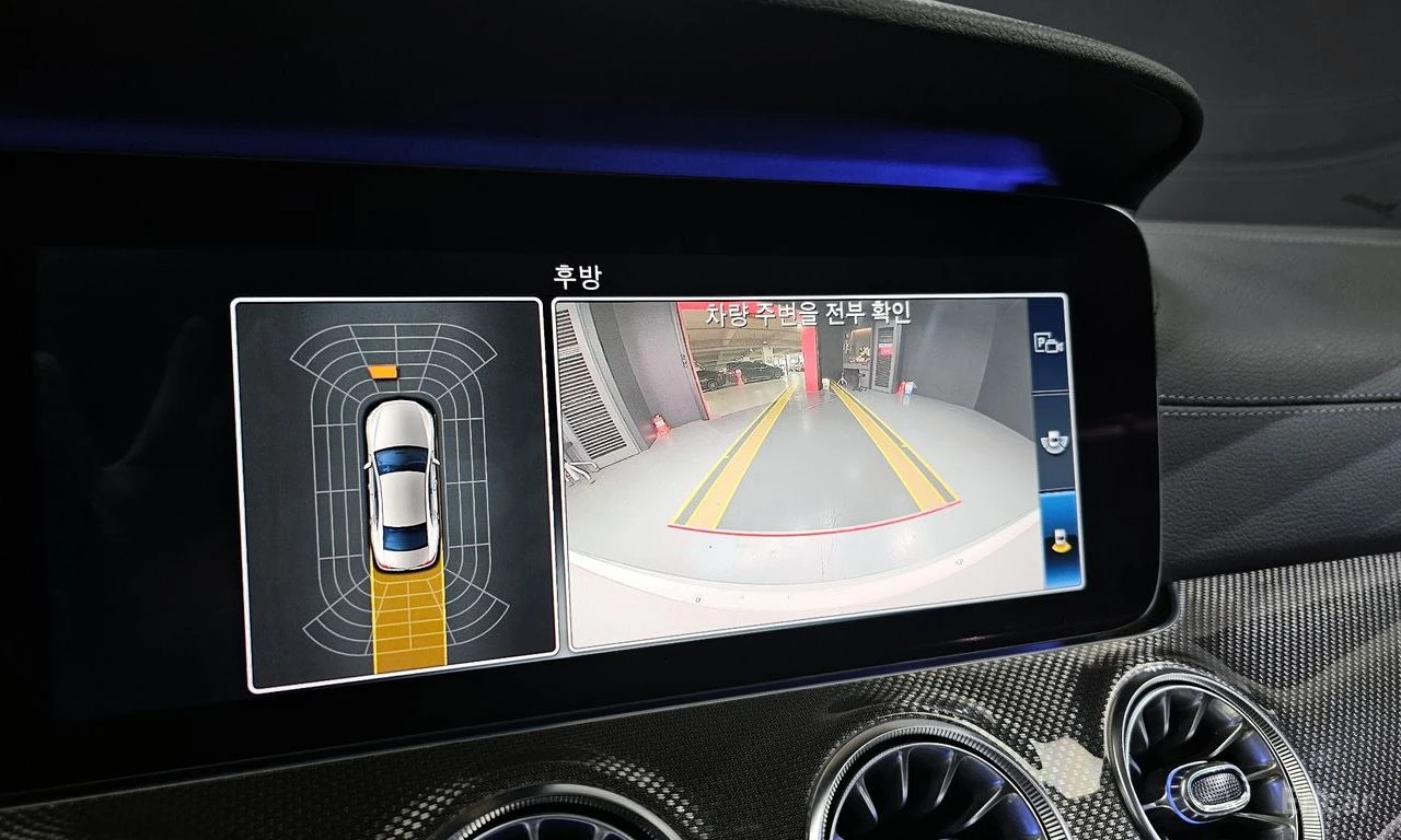 Mercedes-Benz CLS 300 AMG* LINE* BURMESTER* ХЕДЪП* LANE* ASSIST* CARBON*, снимка 10 - Автомобили и джипове - 54731385