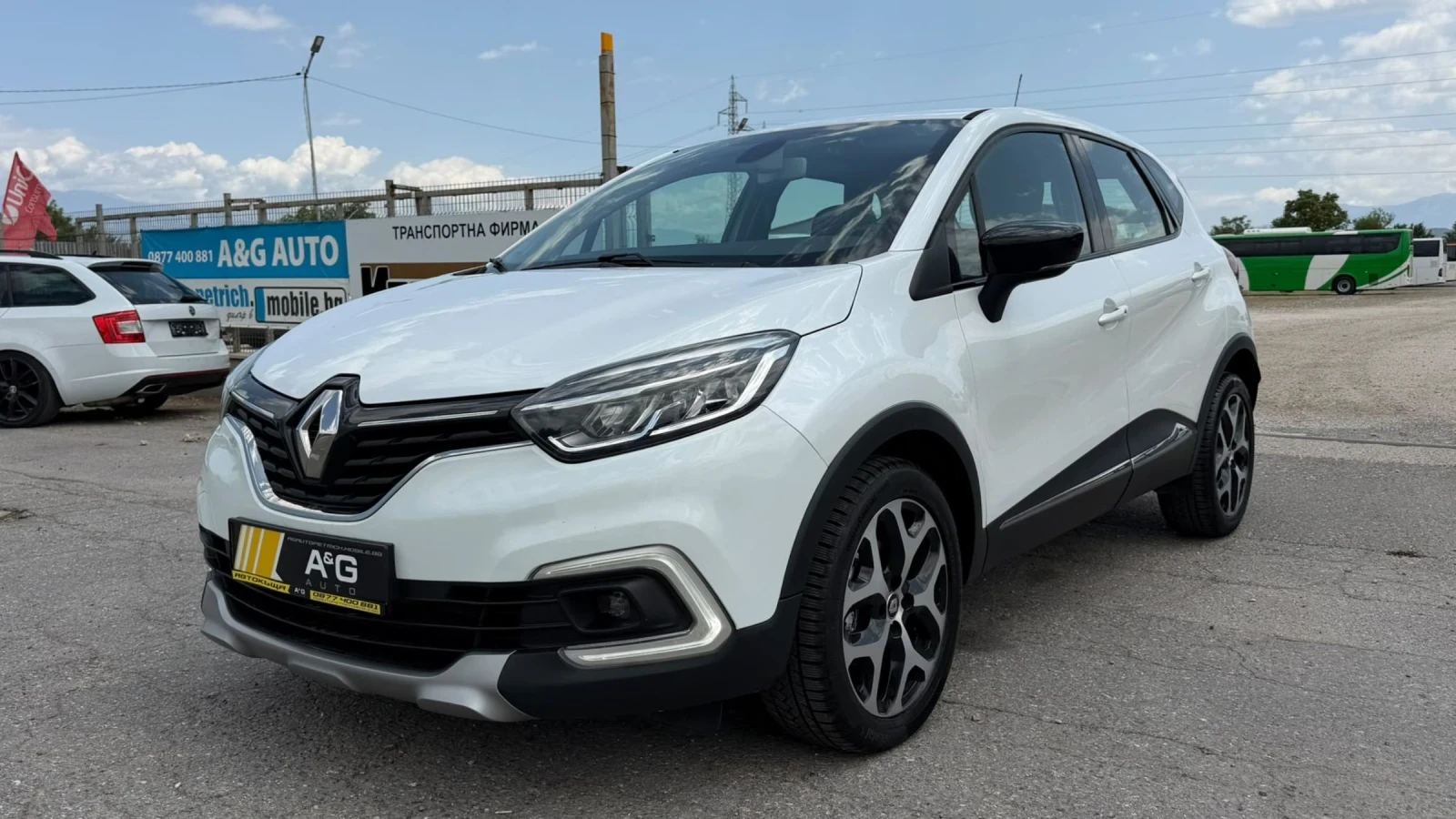 Renault Captur LUXE изпълнение, снимка 2 - Автомобили и джипове - 55390892