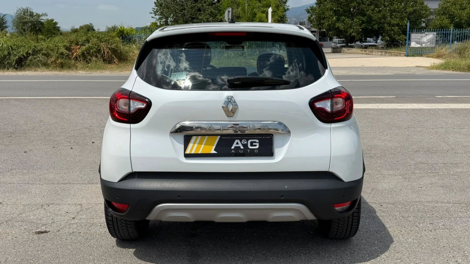 Renault Captur LUXE изпълнение, снимка 6 - Автомобили и джипове - 55390892