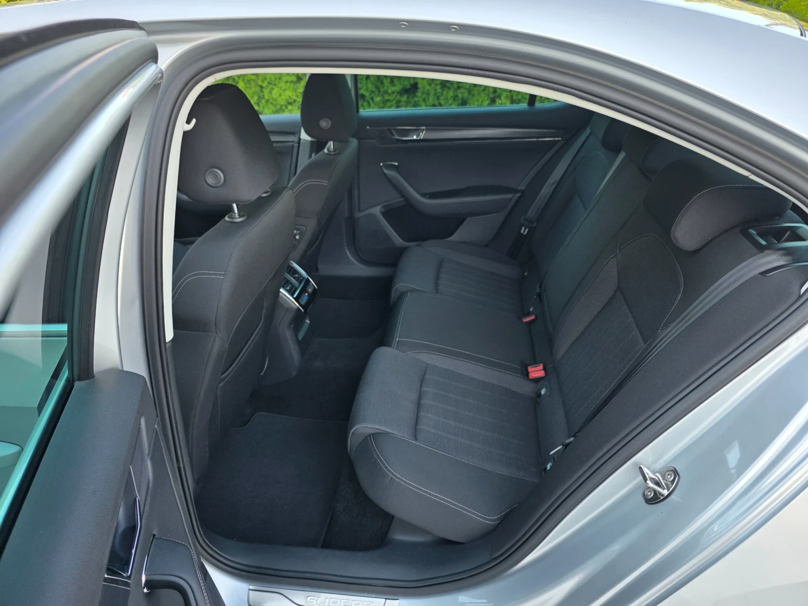 Skoda Superb 1.5 TSI BUSINES EDITION PLUS, снимка 9 - Автомобили и джипове - 55476696