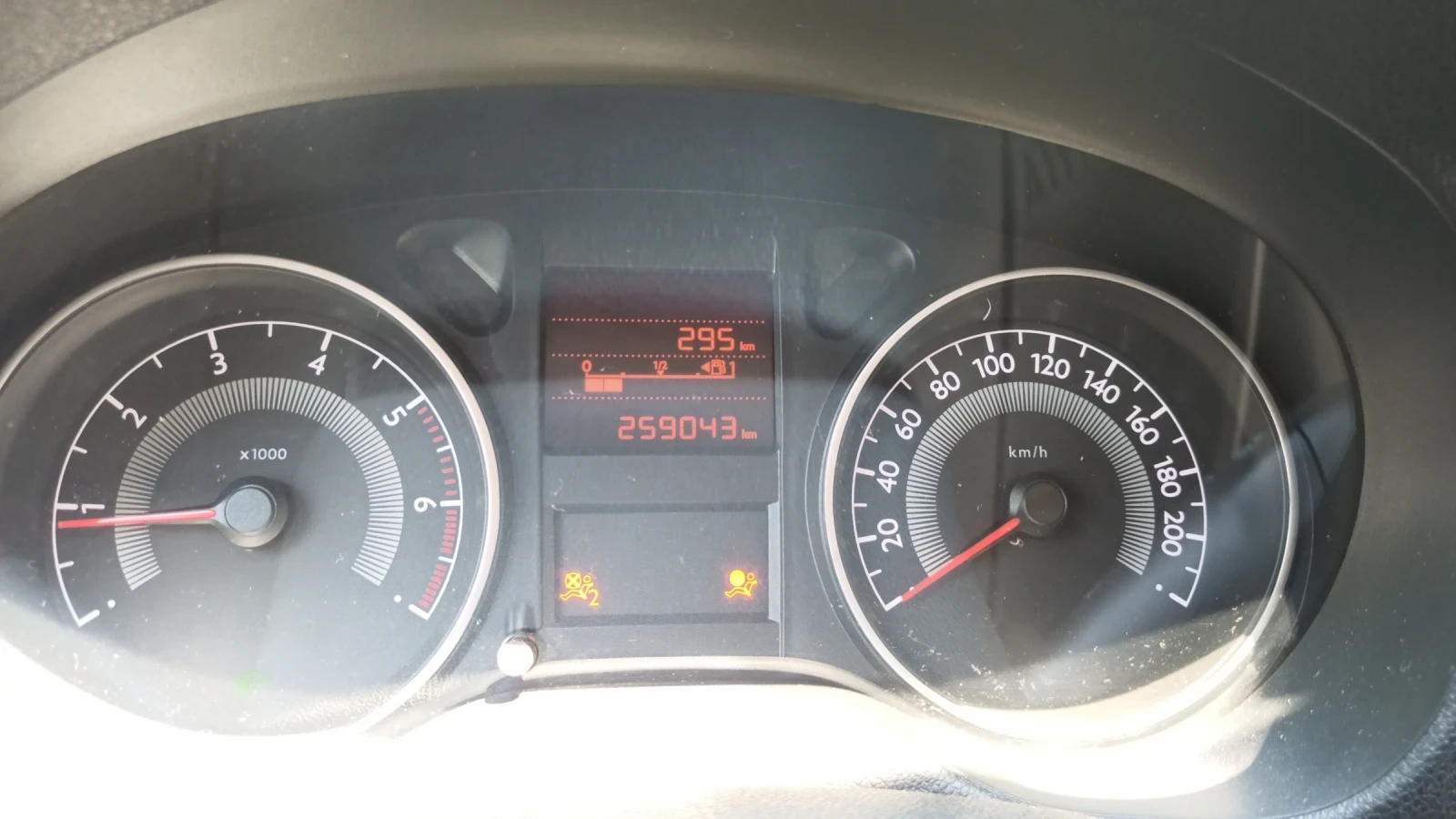 Peugeot 301 Allure 1.6 HDi 92к.с., снимка 8 - Автомобили и джипове - 55602723