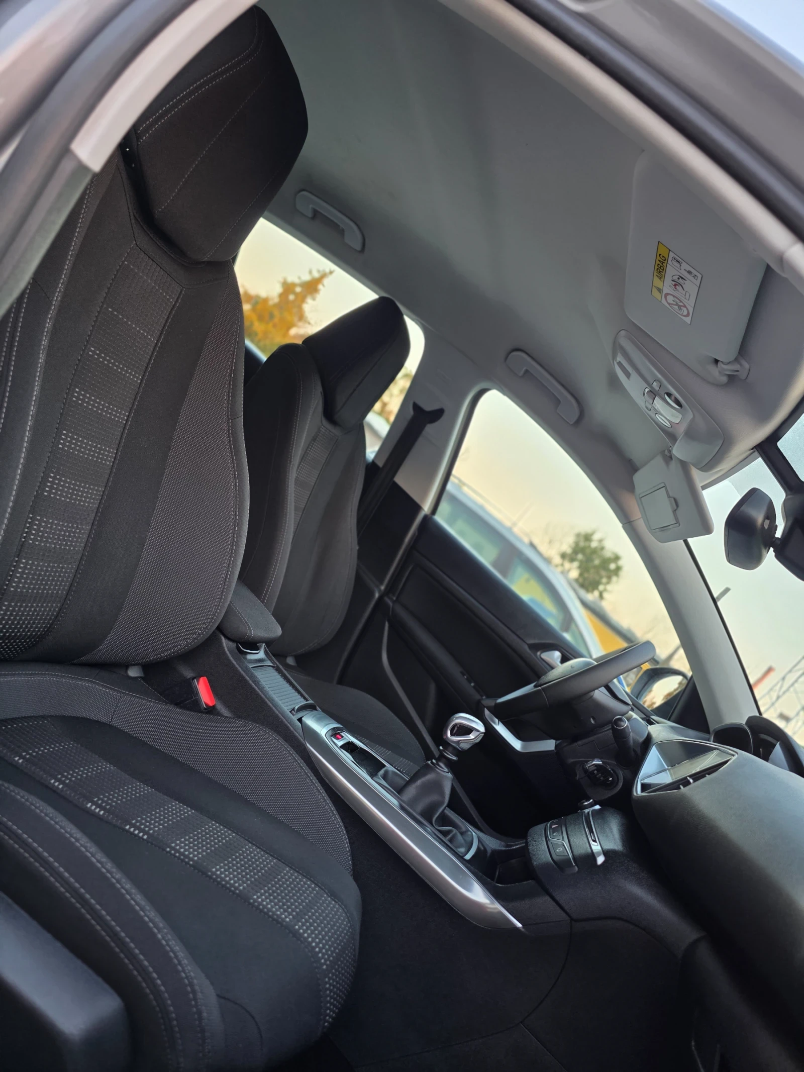 Peugeot 308 1.6 hdi, снимка 11 - Автомобили и джипове - 55619423