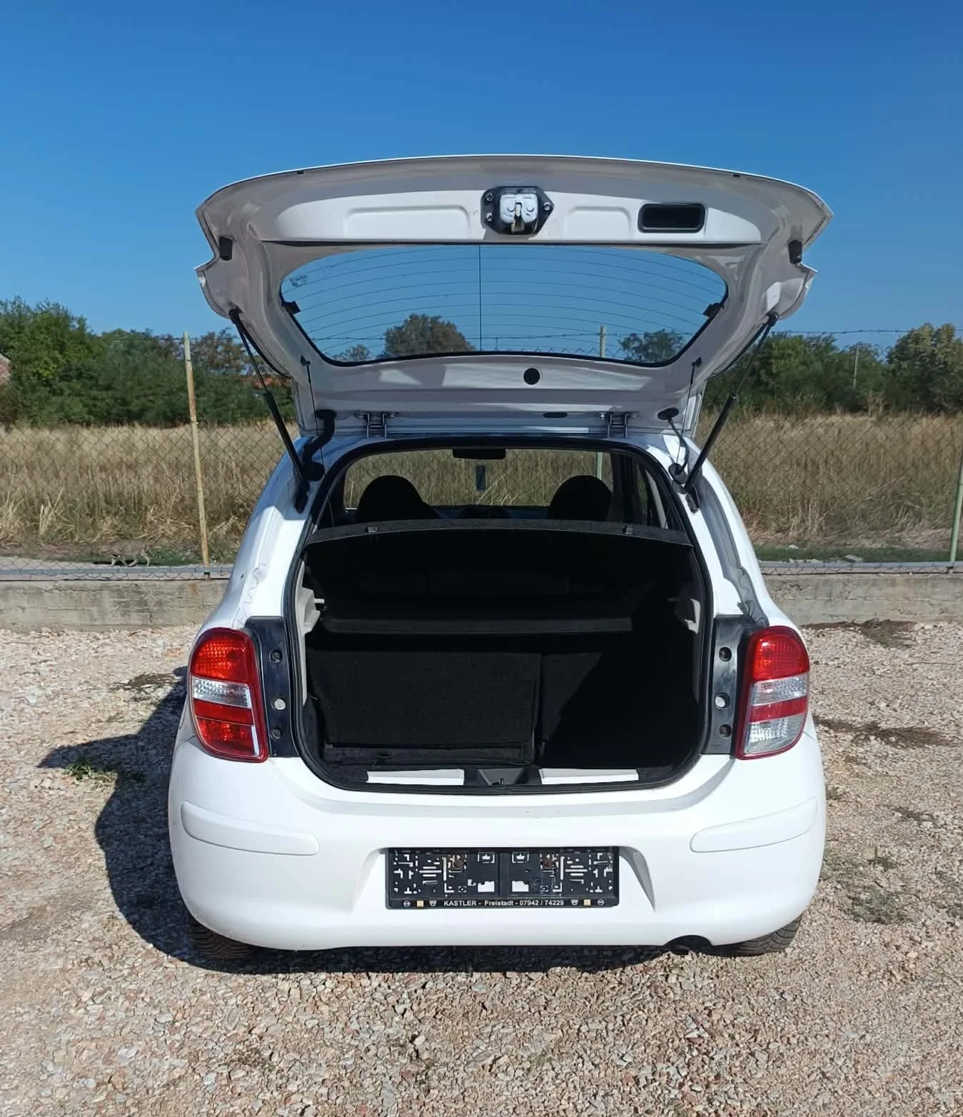 Nissan Micra, снимка 6 - Автомобили и джипове - 56012717