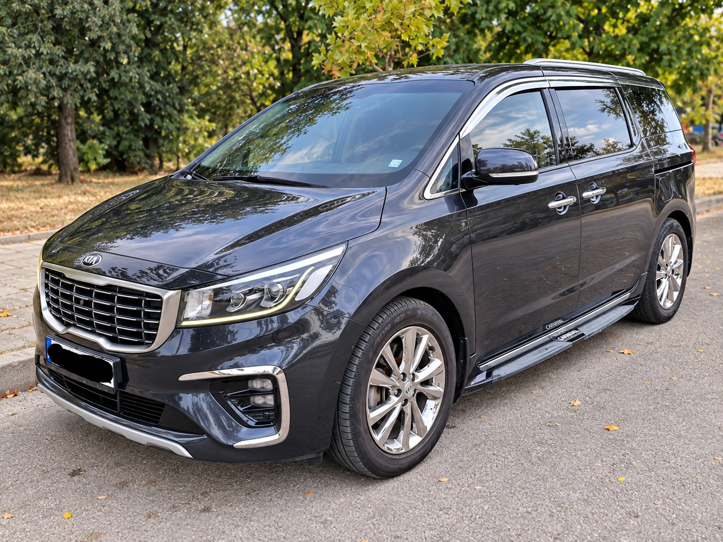 Kia Carnival 2.2 CRDi 8AT