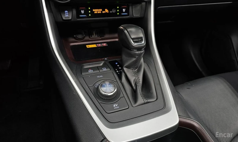 Toyota Rav4, снимка 9 - Автомобили и джипове - 53160065