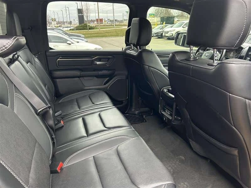 Dodge RAM 1500 * Rebel * 2 КЛЮЧА* PANO* KEYLESS* ПОДГРЕВ* , снимка 11 - Автомобили и джипове - 54143530