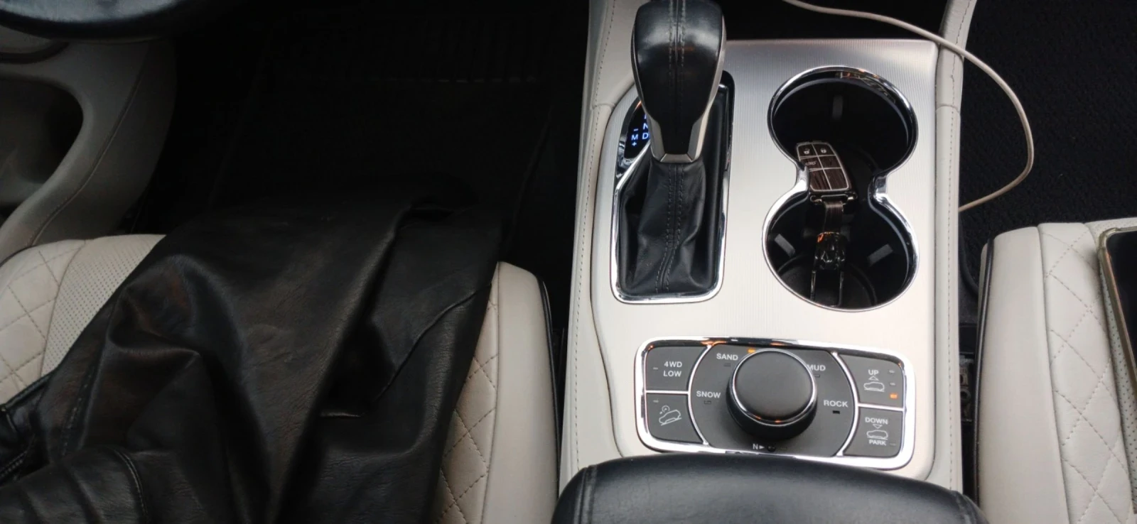 Jeep Grand cherokee SUMMIT, TV+ DVD, подгрев и обдухване - изображение 10