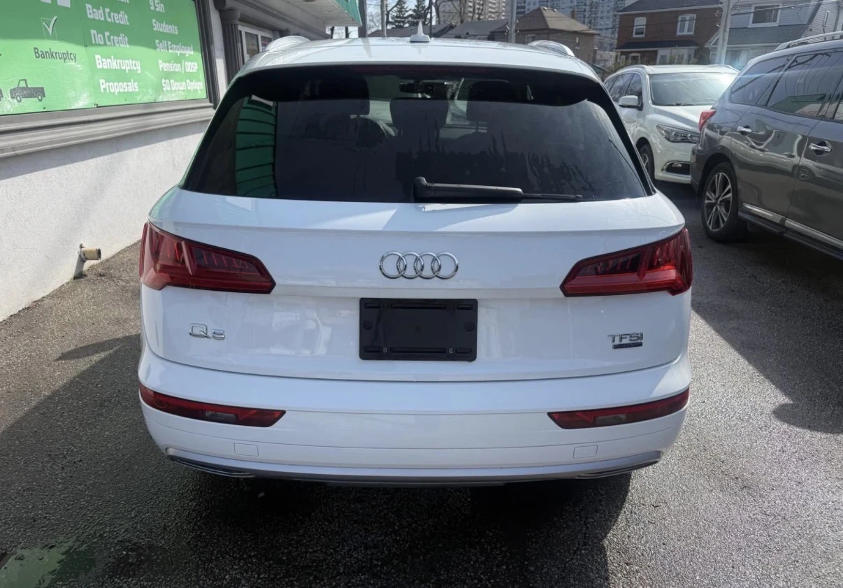 Audi Q5 2.0TFSI / ПАНОРАМА / ЧЕРЕН САЛОН / CARFAX /, снимка 6 - Автомобили и джипове - 54503865