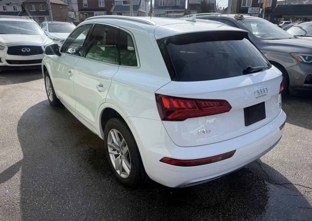 Audi Q5 2.0TFSI / ПАНОРАМА / ЧЕРЕН САЛОН / CARFAX /, снимка 7 - Автомобили и джипове - 54503865