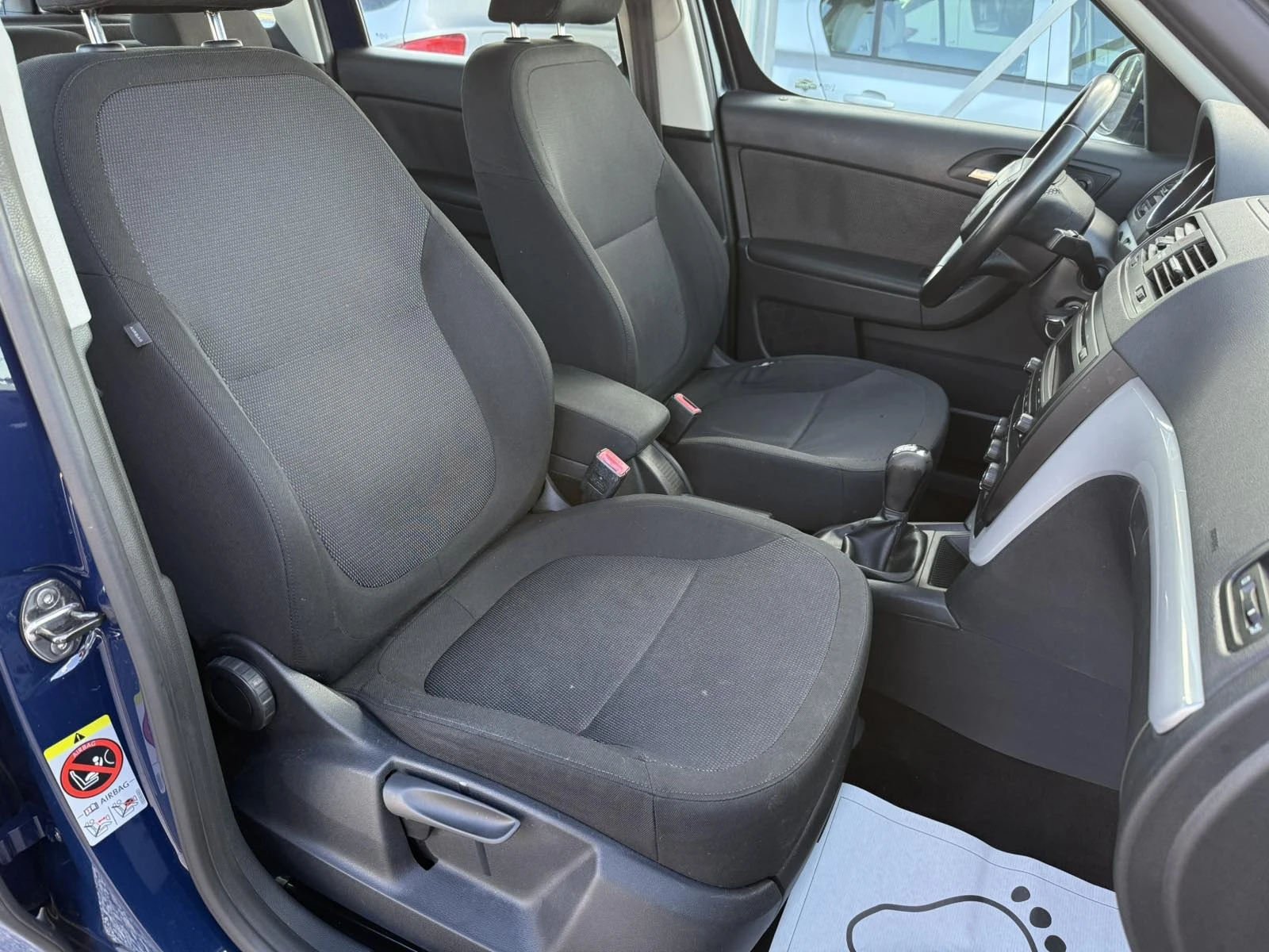 Skoda Yeti 1.2TSi 105kc, снимка 14 - Автомобили и джипове - 55463716
