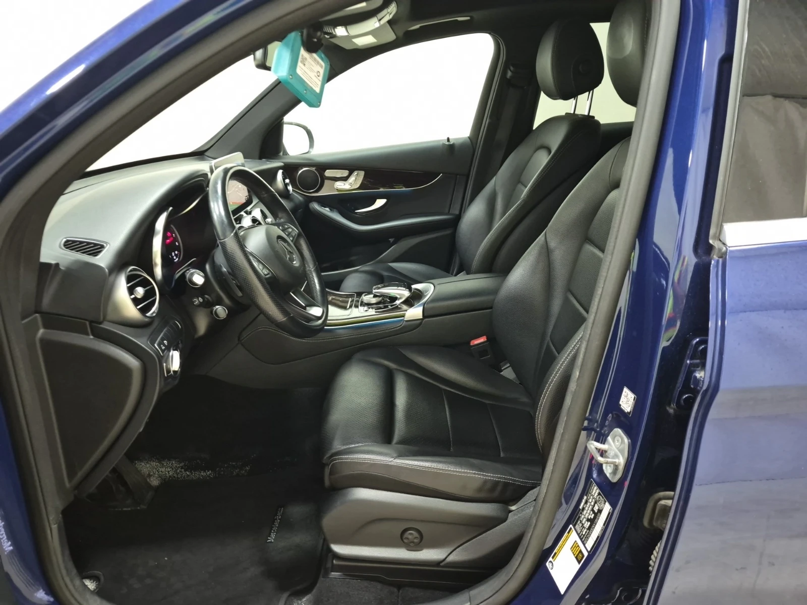 Mercedes-Benz GLC 300, снимка 5 - Автомобили и джипове - 55720576