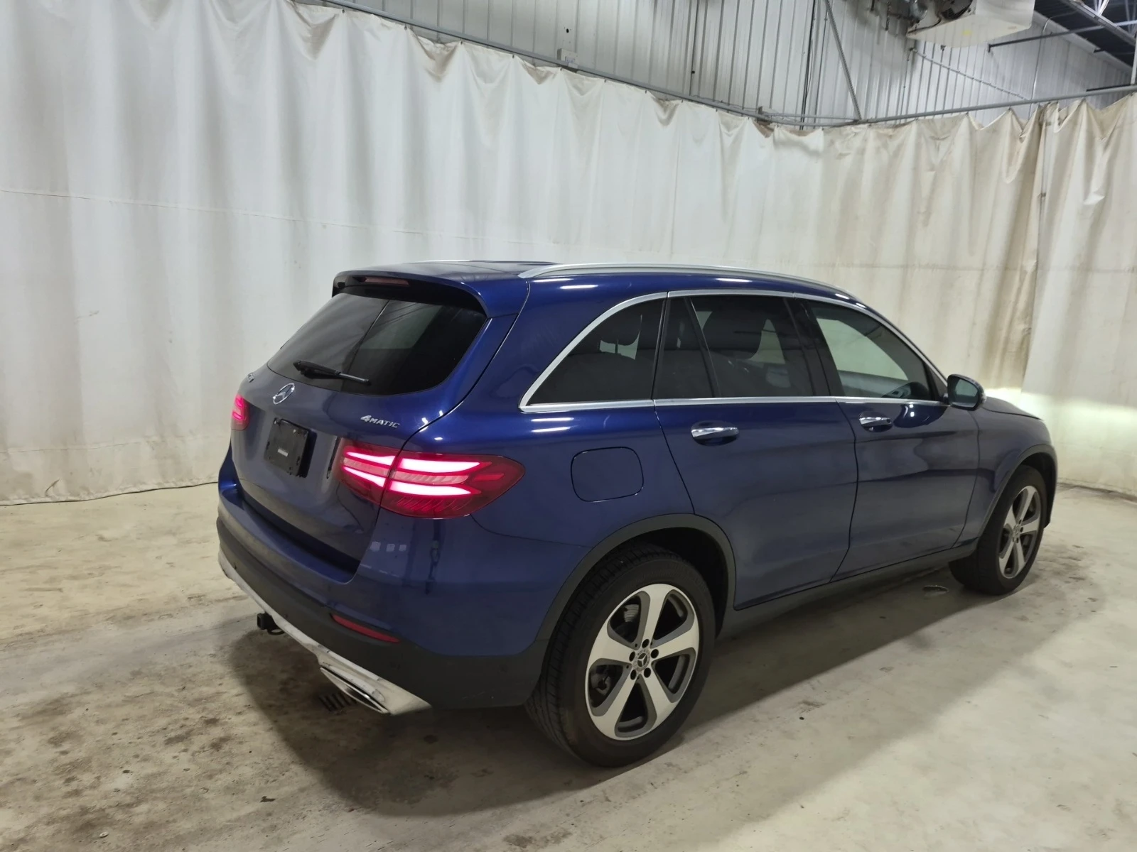 Mercedes-Benz GLC 300, снимка 3 - Автомобили и джипове - 55720576