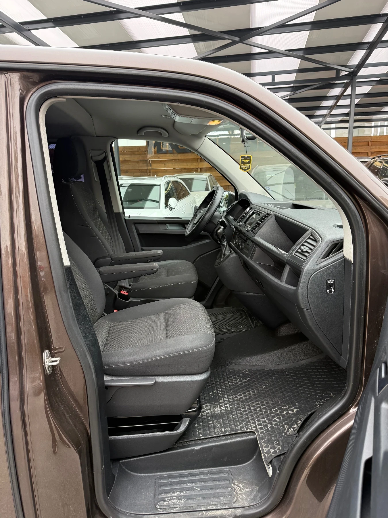 VW Caravelle 2.0 TDI 4-motion  - изображение 9