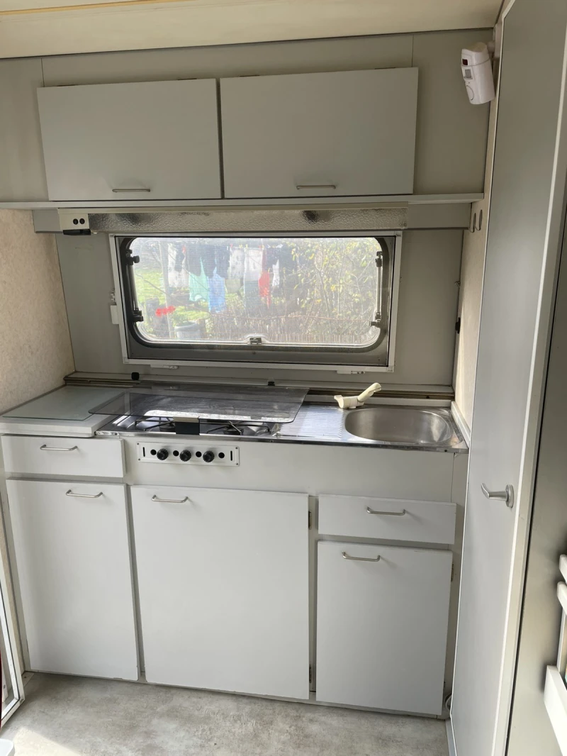 Каравана Beyerland, снимка 5 - Каравани и кемпери - 53185895