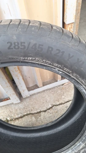 Гуми Летни 285/45R21, снимка 4 - Гуми и джанти - 48692632