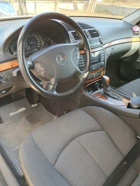 Mercedes-Benz E 220, снимка 3