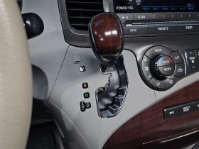 Toyota Sienna 3.5 2GR Automatic, снимка 11