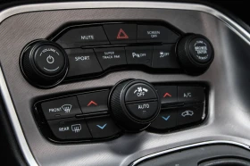 Dodge Challenger RWD * АвтоКредит* (НАЛИЧНА В БГ), снимка 13